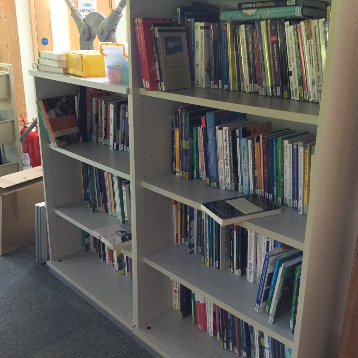 edfaclib's tweet photo. Another 4 crates of @CamEdFac students' books delivered from the @theUL
Just add them to the stack, I guess! π
#NotReadyForCompany
#ThanksForTheReturns
#StacksOnStacksOnStacksOfBooks
#EdFacLibraryLife https://t.co/WBWqv1RYY4