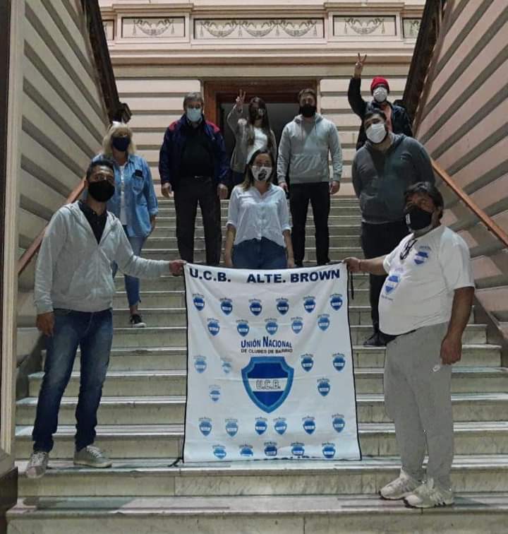 Es ley!!!!! Felicitaciones a todxs los que hicieron posible la Ley de Asociaciones Civiles de la Provincia de Buenos Aires!
La Unión Nacional de Clubes de Barrio presente en la Legislatura bonaerense en un día histórico!
<a href="/mojatignanelli/">Facundo Tignanelli</a>