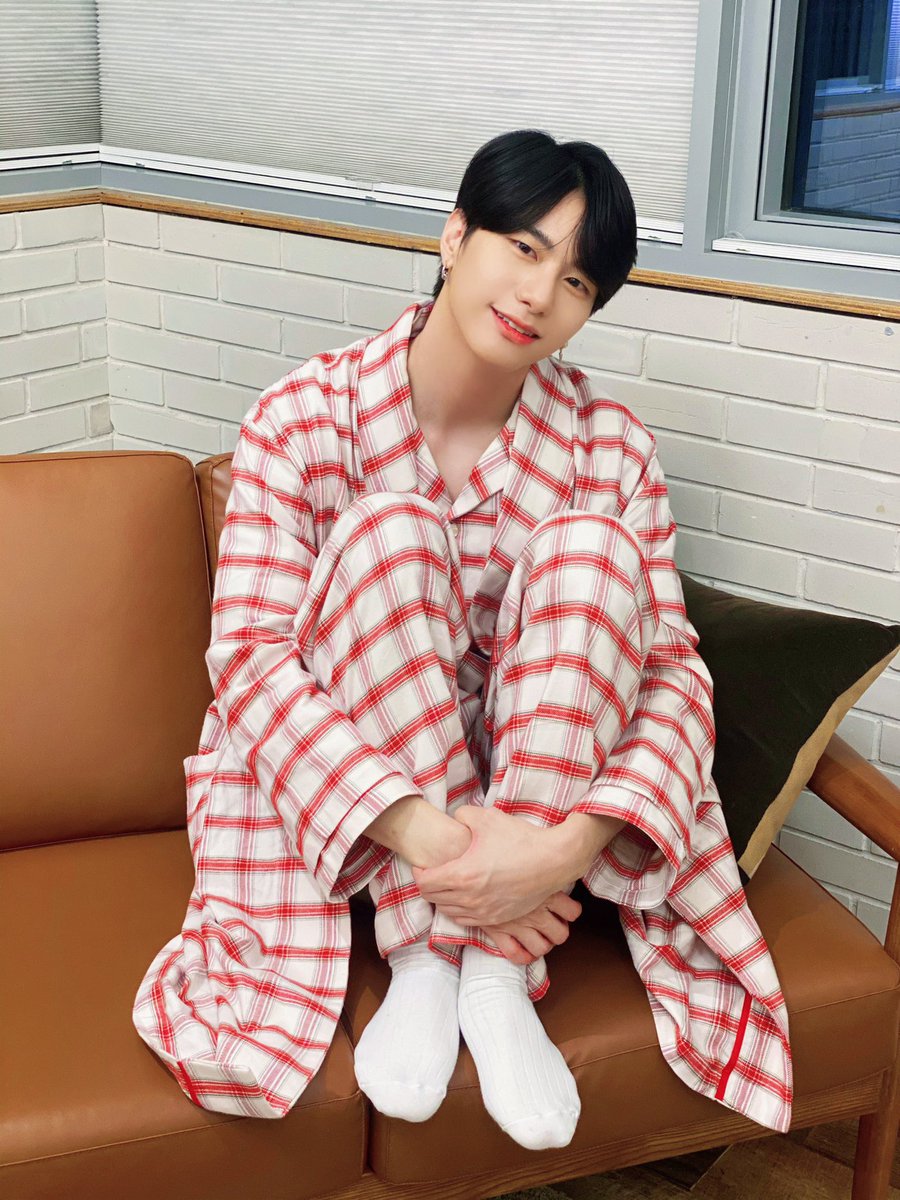 NewWorld_VICTON's tweet photo. [#승식 ]재밌었다^^ㅋㅋㅋㅋㅋㅋ앨리스도 꼭 재밌었길 바라구 이번주말도 좋은 주말 보내요💙💛 https://t.co/mqOGjqhEQY