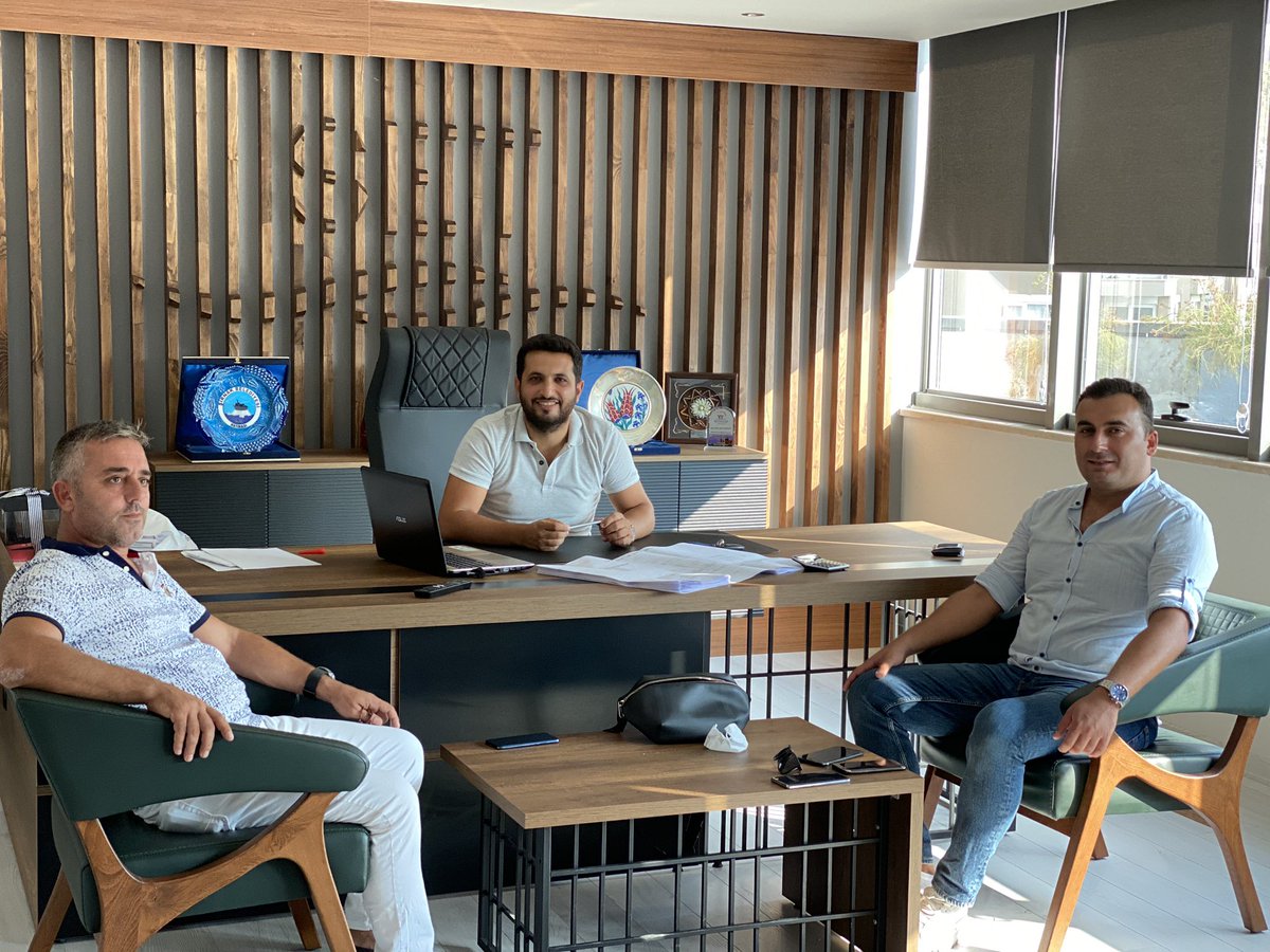 alperalveroglu's tweet photo. Mimarlarımızdan Yanar Beyle projemizin iç plan detaylarını konuştuk, dijital temamızı her bir metrekaresinde hissettireceğimiz muazzam bir mimari için çalışmaya devam ediyoruz.
#SetPremium
#setturkey
#settürkiye
#Digihome
#MutluBirTürkiye https://t.co/Pt1p75pIwg