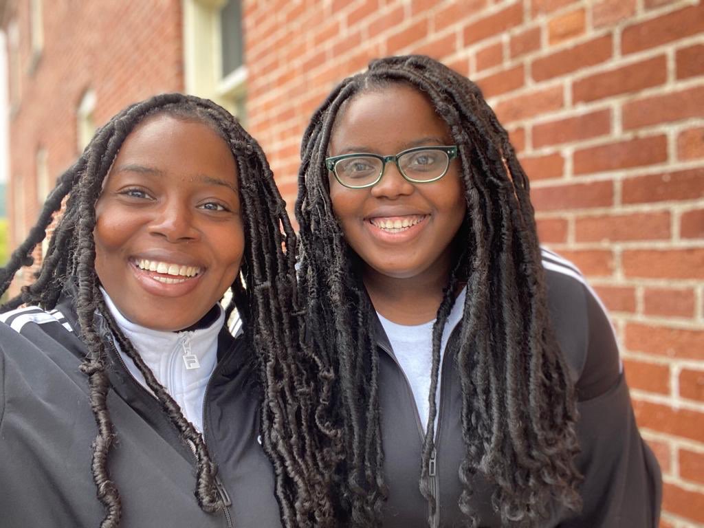 Rashelle0's tweet photo. Happy birthday to my sister and I 🥰🥵❤️
I love you @Chylove52 ❤️ https://t.co/hJnGm0DYTp