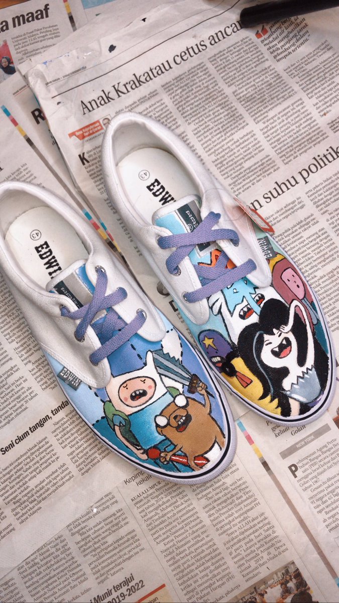 AmirulZikryyy's tweet photo. Hi guys! My name is Amirul and i do custom hand painted shoes. Hit me up if you want me to personalized your very own shoes. 

If you don’t mind, you can RT this to show some support for my art business ❤️ https://t.co/Rl8Pqpsc9o