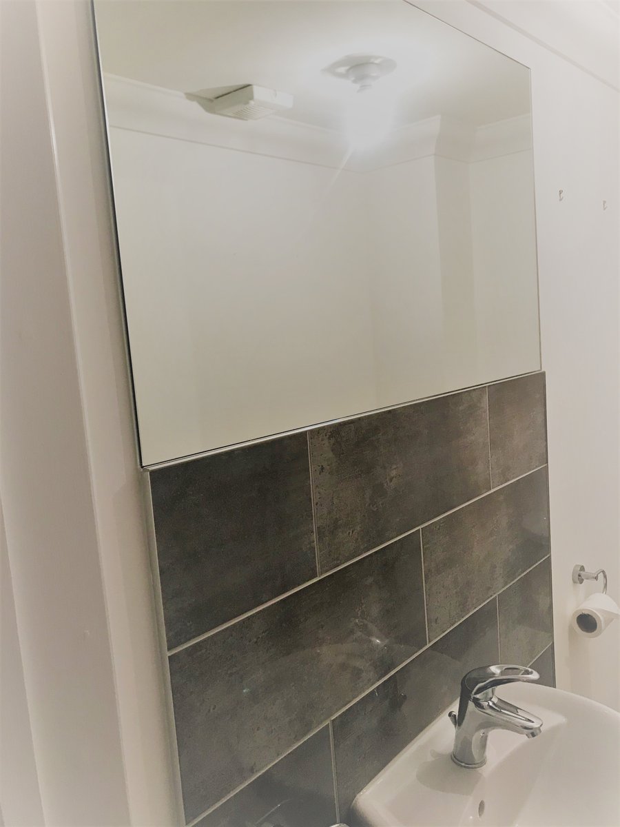 Complete the look and make the most of your space -custom mirror - any size or shape
#bathroommirrors #mirrorssouthampton #mirrorscuttosize