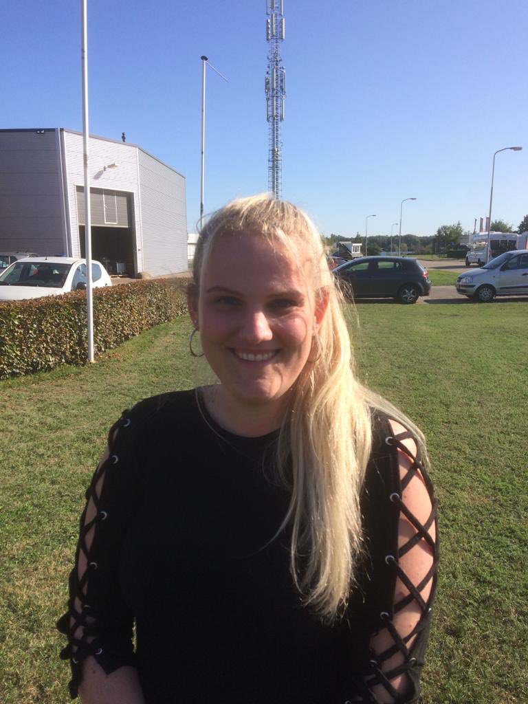 Geheel Corona style zijn vandaag de diploma’s individueel uitgereikt. Gefeliciteerd Valéry