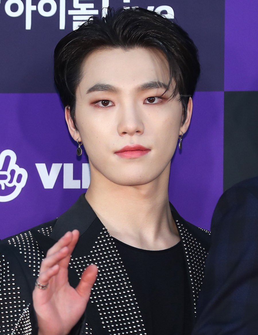 dinoppio's tweet photo. hello once again dinonaras . it’s me again, i’m back with more dino eyebrow slits 😸 https://t.co/ZhLZtJmSZd