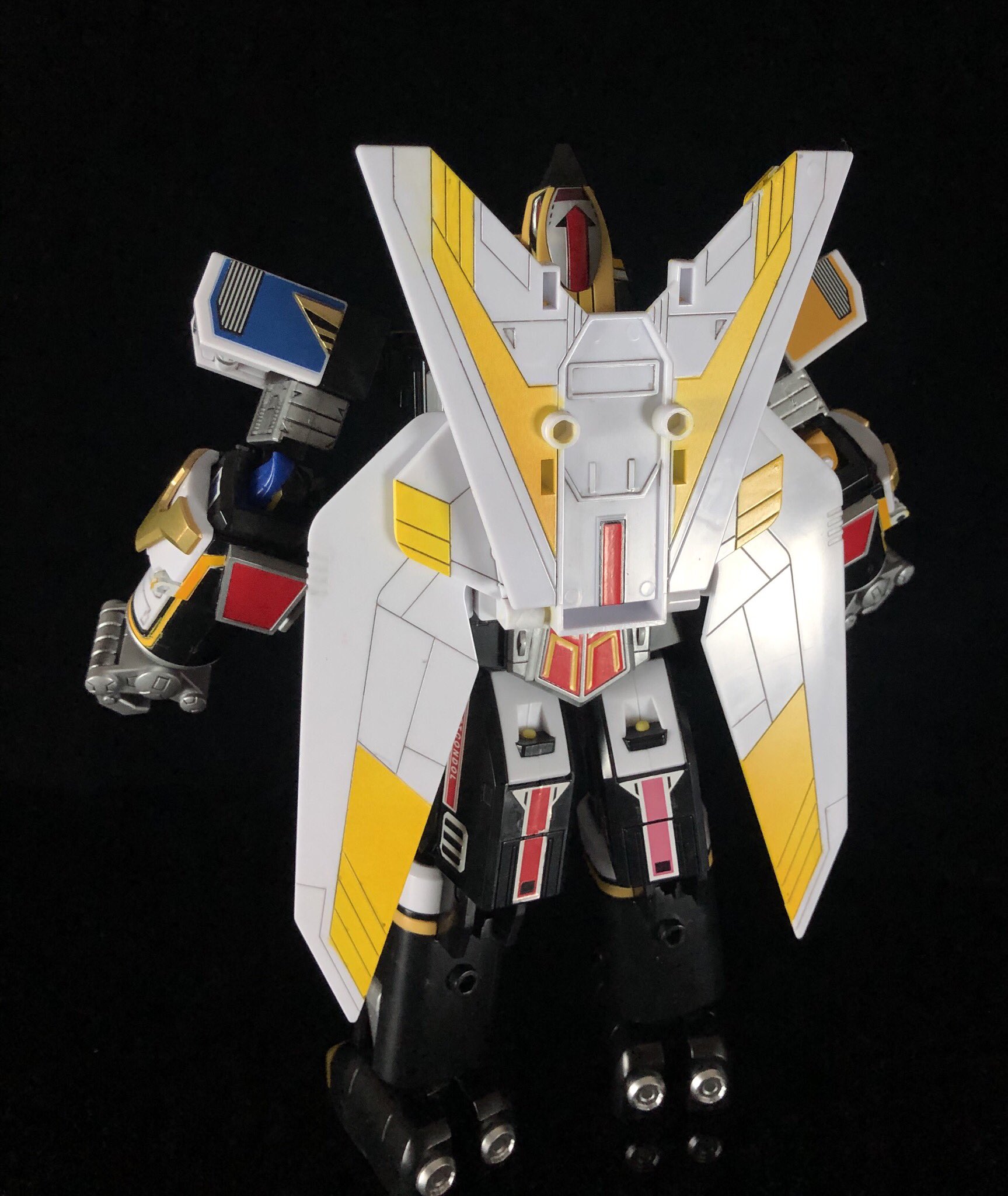 けーち そして 合体 グレートスクラム グレートイカロス 色味が増えつつもバランスが取られたデザインが凄いですねぇ W 胴体 両手 両足が同じ部位同士で合体しおり合体工程が洗練された印象 胸の延長されたレリーフがかっこいい