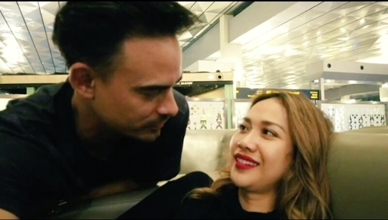 Tatapannya buatku meleleh #MemoriesBecomeTreasure