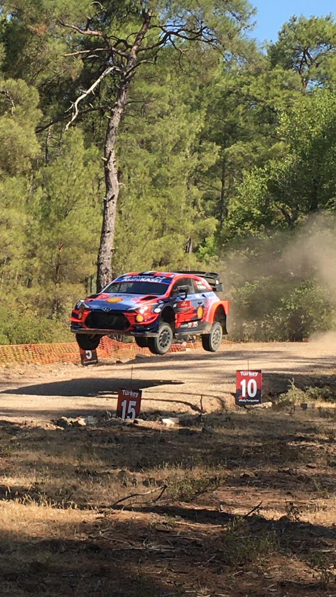 RumBat's tweet photo. #BeforeStart #WarmUp #shakedown az önce tamamlandı.
14:00'da @rallyturkey basın toplantısına çıkacak pilotlar:
Fourmaux 
Tidemand
Bulacia
Avcı
Suninen
Lappi
Loeb
Ogier
Evans 
Tänak 

Naklen: https://t.co/8Kp7wTIaPg 

@TGR_WRC @HMSGOfficial @toksportwrt @TOSFED @OfficialWRC @fia https://t.co/X82gV3lETI