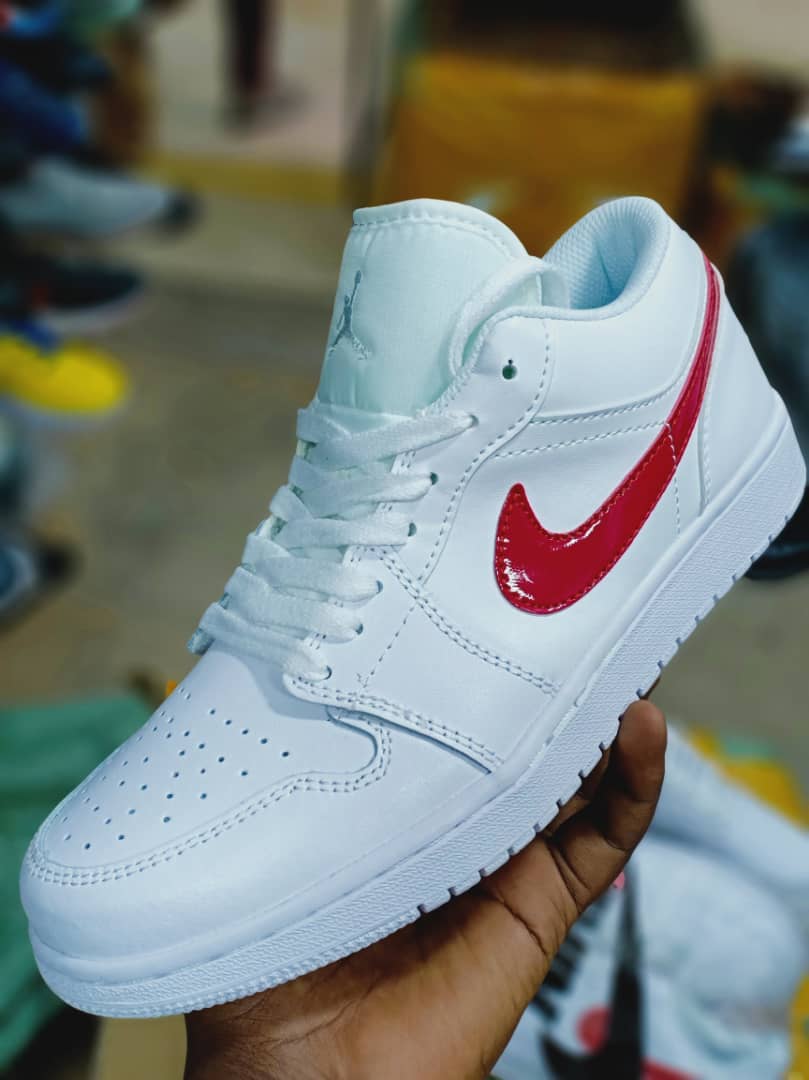 ShoesHubUganda's tweet photo. shoesaddict #shoeslovers #shoesforsale #shoestyle 
Call Or WhatsApp 0753844635
We have Free delivery with in Kampala for more than 2 pairs.
.
.
#kampala #eastafrica  #instauganda  #uganda #shoesuganda #ShoesHubUganda #ugandafashion #ugandanews #YagalizzaMunno https://t.co/hXnimMCw6v