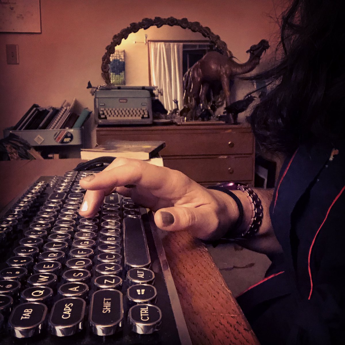 Penchant4Words's tweet photo. This week marked the start of me homeschooling #TinyCraig and the return of my 5:30am drafting sessions. It’s nice to be creating new worlds while this one is dark and sleepy and I’m surrounded by dreams.
When is your favorite time of day to write? https://t.co/gp6zGhVL6i