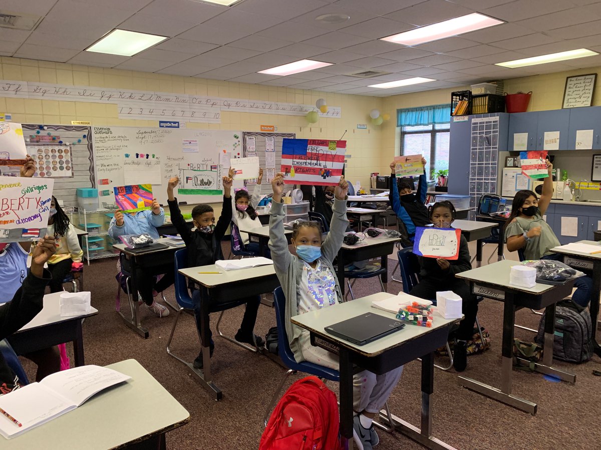WestForestInt's tweet photo. Learning about the Constitution and Citizenship at West Forest Intermediate. #ConstitutionDay #CitizenshipDay #westforest @opelikaschools https://t.co/g3SmJTYhfv