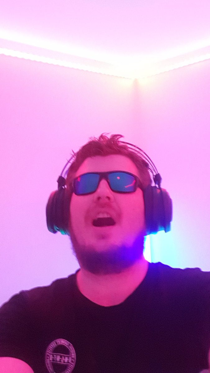DutchyLive's tweet photo. We vibing guys! we live!! https://t.co/AvAEuTQaOs, lesss gooo! #twitchstreamer #TwitchAffilate #twitch #IRL https://t.co/kjBLy11JJp