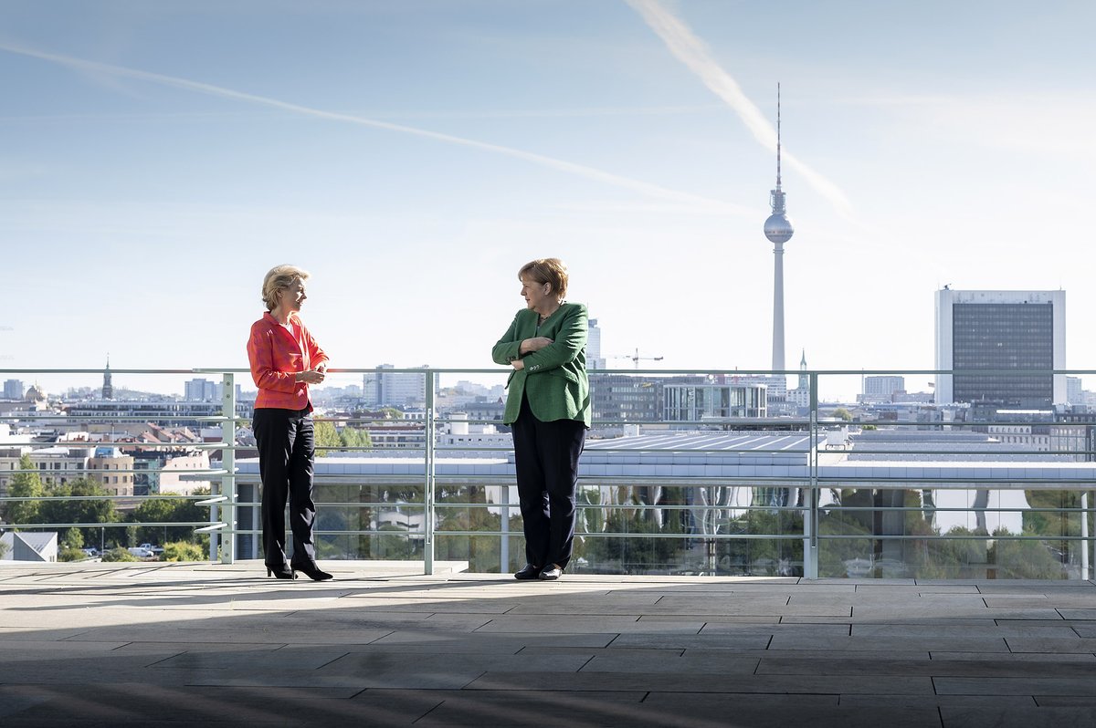 Good bilateral with Chancellor #Merkel, current Council Chair, then joined by VTC by <a href="/kmitsotakis/">Kyriakos Mitsotakis</a>, on situation in Lesbos and recent achievements by Greek authorities. Explored further cooperation EU and Greece on possible pilot project on a reception and asylum center on Lesbos.