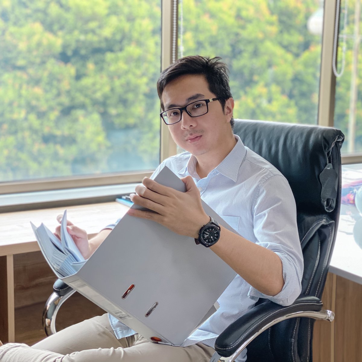 Handoko Tjung على X: "Pake #GalaxyWatch3 bikin ngerasa keren. Designnya classic timeless, dipake ngantor oke, dipake olahraga juga kece. Cocok buat yang mau gaya dan hidup sehat karena semua bisa ditrack dan