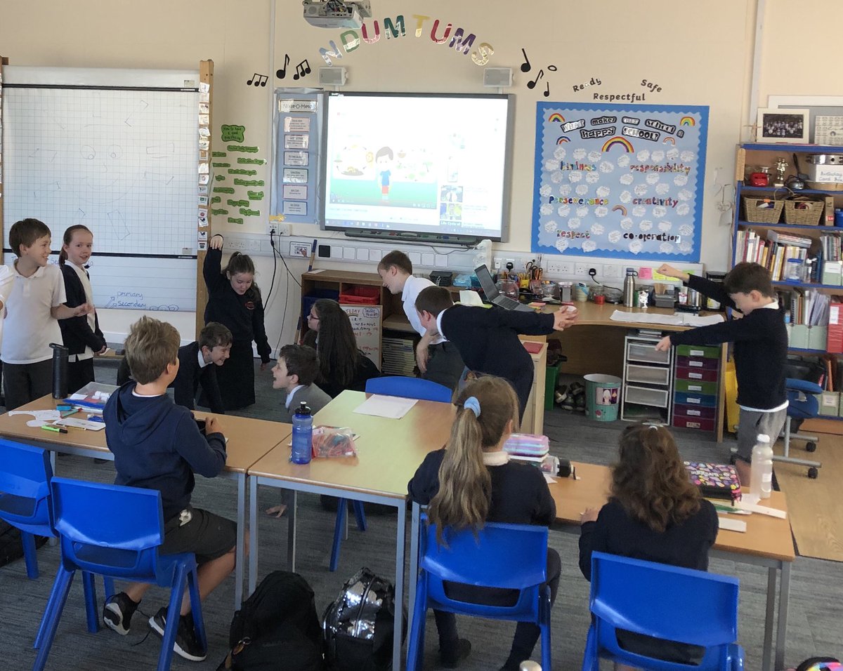 P6atQPS's tweet photo. Creating ‘live’ food webs in P6C this morning. https://t.co/kVS3IhXj3K