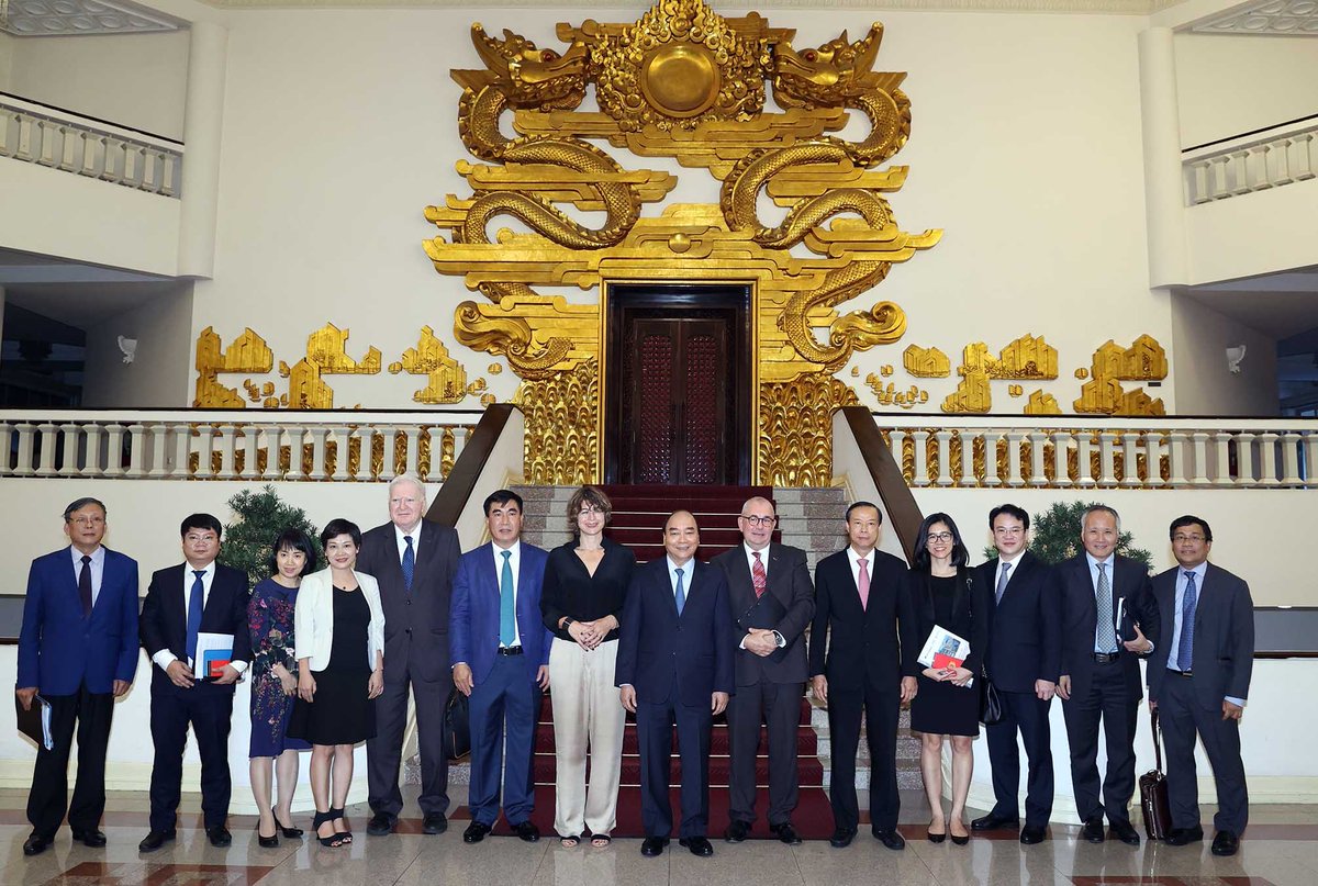 NLinVN's tweet photo. Trade and Investment between VN and the EU: meeting VN Prime Minister Nguyen Xuan Phuc on Thursday regarding a promising nearly 1-billion USD investment project in the field of #logistics and #port_development in #Cai_Mep_Ha, Ba Ria – Vung Tau
#EVFTA #sustainable Photo: VNA https://t.co/JOGK2kSwxK