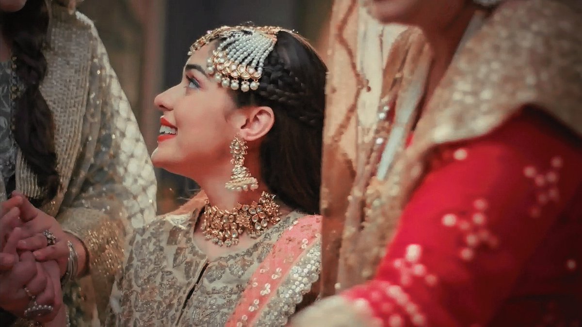 sanaraglak1's tweet photo. zara poori ki poori kabeer ki hai imran!!❤️

oh yes kabeer she is all yours!!jabse pehle bar rishta hua tha tab se..uska rooh jism sab tumhara hi hai!!now it's ur turn to prove her tht u r poora ka poora zara's kabeer(U are we knw bt zara ko batao)!!

#ishqsubhanallah https://t.co/4neqUmB3QC