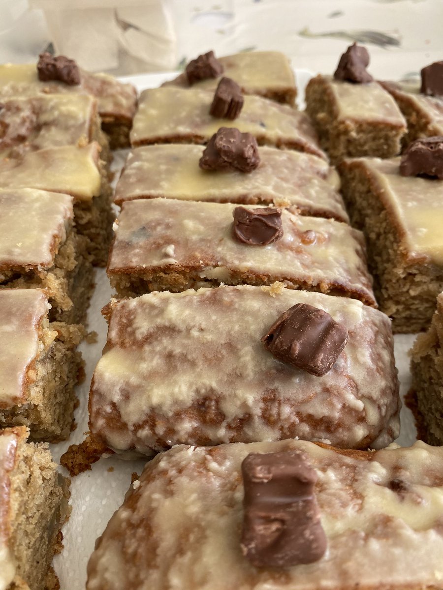 Thank you @julietkc who has just dropped these off as a treat for our friends 🧡<a href="/LinneySharon/">Sharon Linney 🔶🇪🇺</a> <a href="/Stalbansdistfb/">St Albans & District Foodbank</a> <a href="/Hertford_Local/">Hertfordshire Local</a> <a href="/mattpoole2011/">Matthew Poole🇺🇦</a> <a href="/ClaireBoyles/">𝗖𝗹𝗮𝗶𝗿𝗲 𝗕𝗼𝘆𝗹𝗲𝘀, Marketing Specialist</a> @MarinaQ73 <a href="/StTastes/">StAlbansTastes</a> <a href="/StABusinessBuzz/">St Albans Business Buzz</a> <a href="/KezCobb/">Kerry Cobb</a> @mgtstalbans