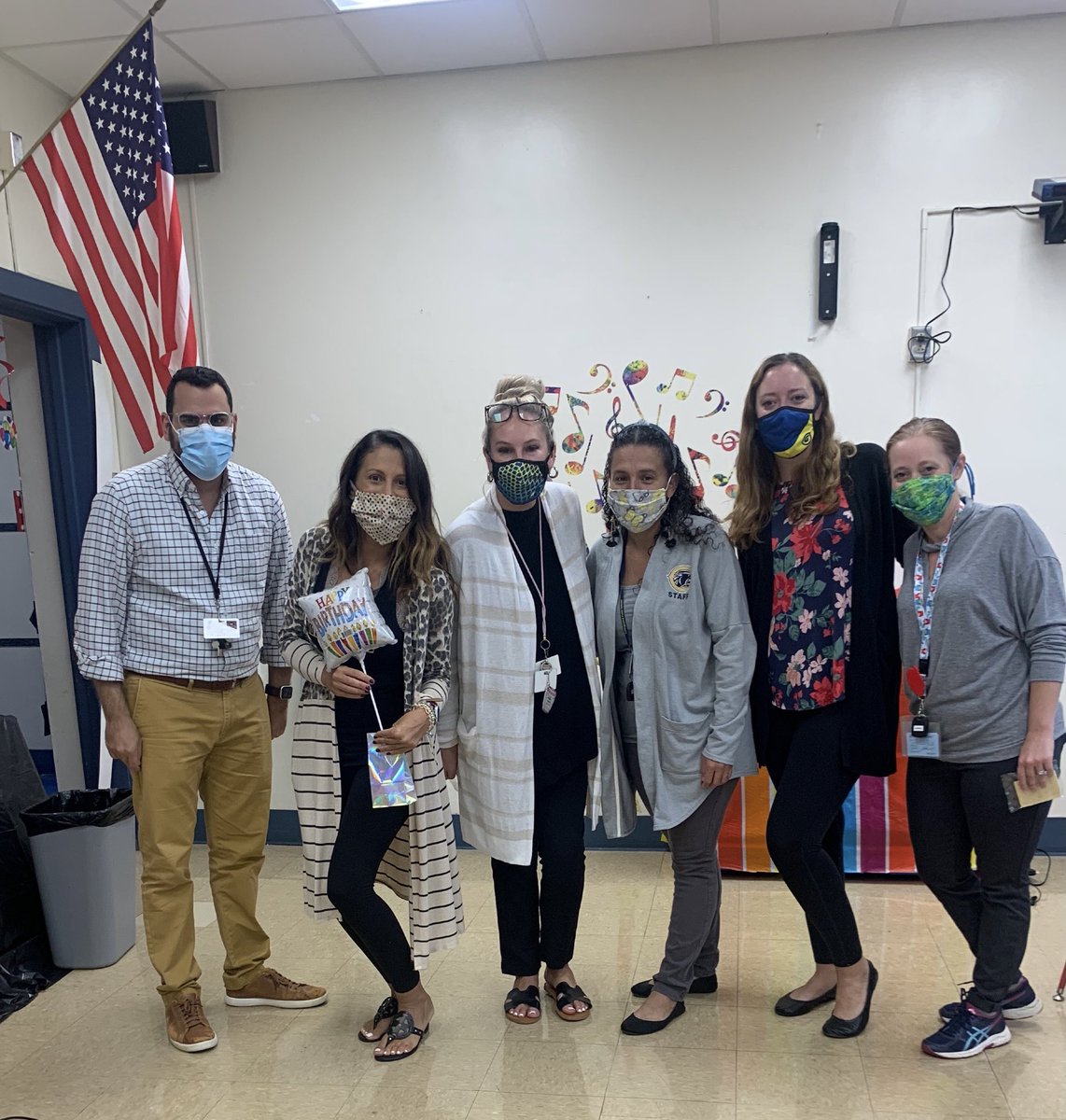 Trusty_Teach's tweet photo. It was great starting the day off with everyone @CollsSharp. Lucky to have such an amazing coworkers! ๐ช โ๏ธ #collsedu #sharkattack #cookiesandcoffee https://t.co/RYc4cAo3Hq