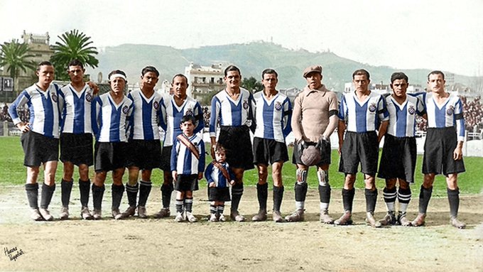 FOTOS HISTORICAS O CHULAS  DE FUTBOL - Página 17 EiMNZd6X0ActeOx?format=jpg&name=small