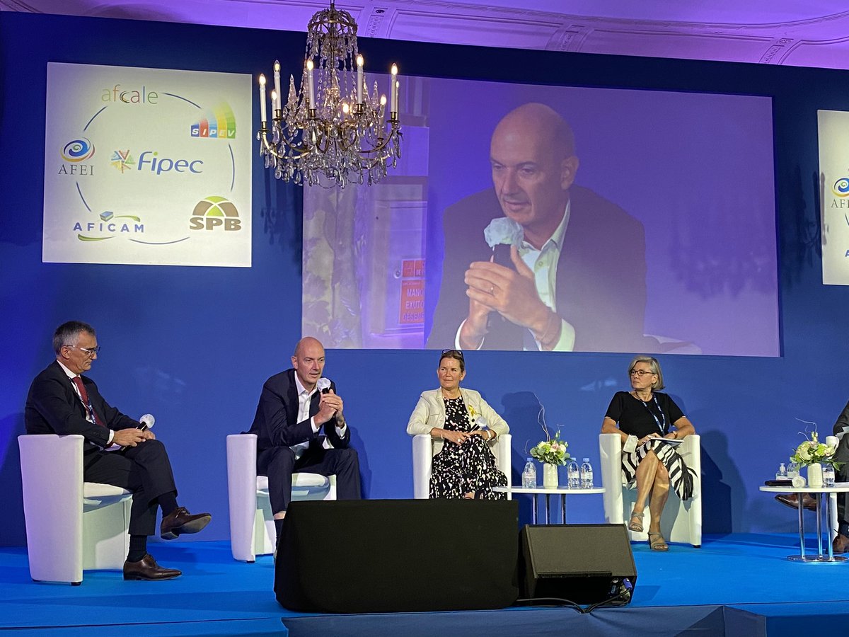 La_FIPEC's tweet photo. #FIPEC2020 @RolandLescure "La crise #covid19 accélère les transitions en cours : innovation, transition écologique, réindustrialisation..." https://t.co/BqTI6lb4c9