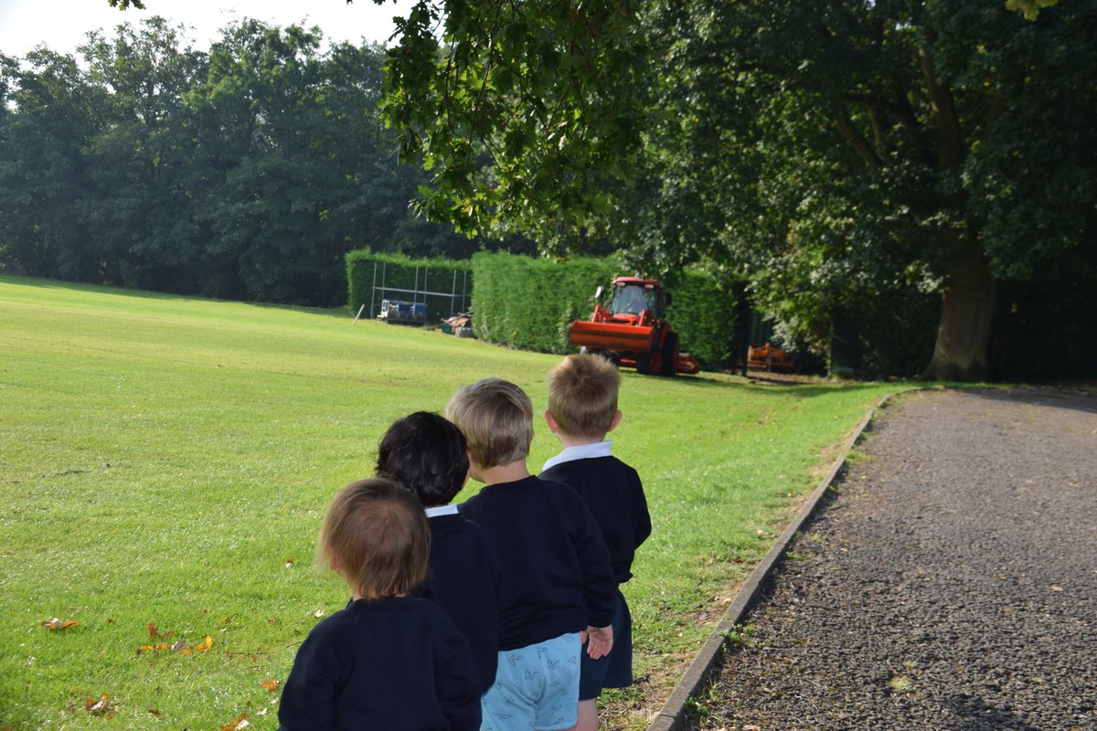 What a lovely day to go tractor spotting! 🐿❤️🚜#DeanClosePrePrep #DeanCloseSquirrelKittens #DeanCloseLove