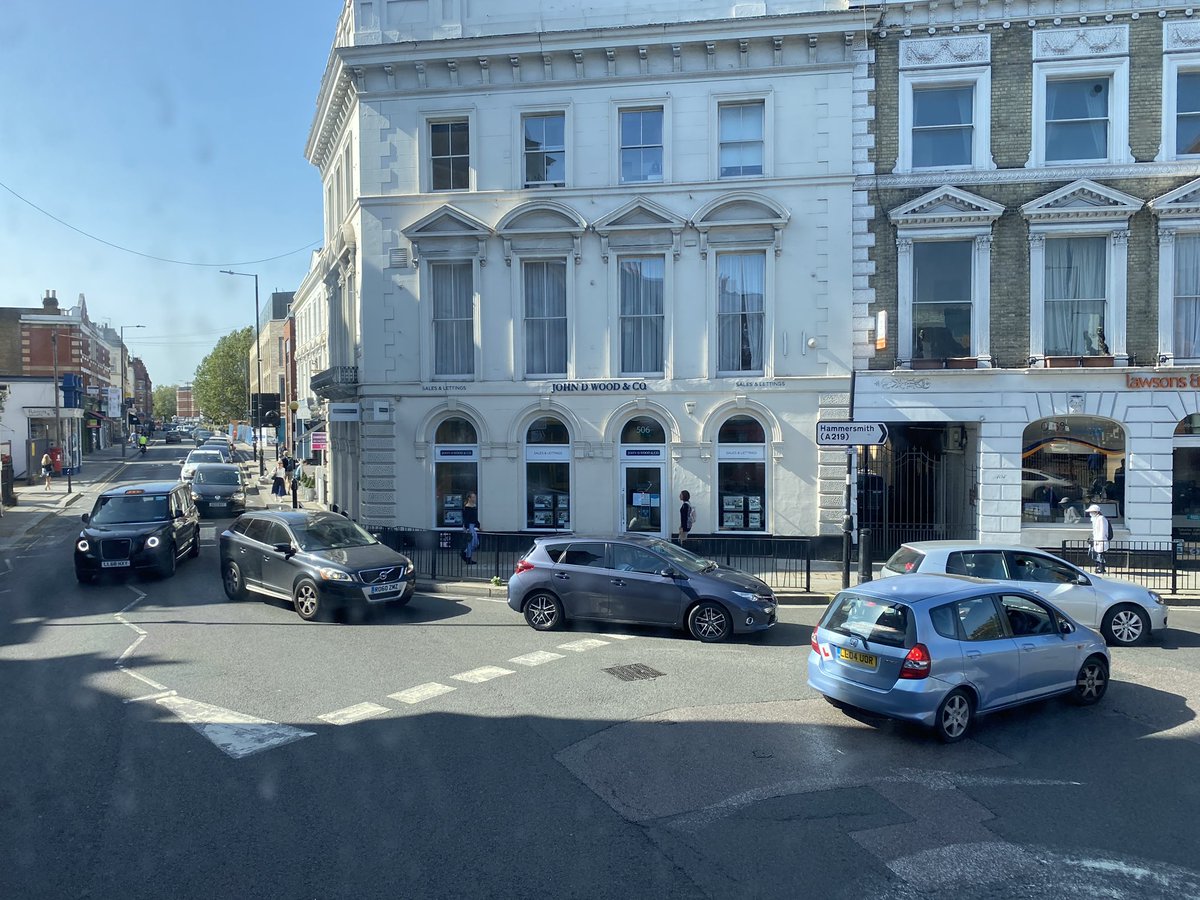 GregHands's tweet image. My 211 bus ride through Chelsea &amp;amp; Fulham is a traffic horror show, thanks to Labour H&amp;amp;F Council. This is Fulham Broadway at noon, quite a distance from either #HammersmithBridge or the Sands End traffic displacement scheme.