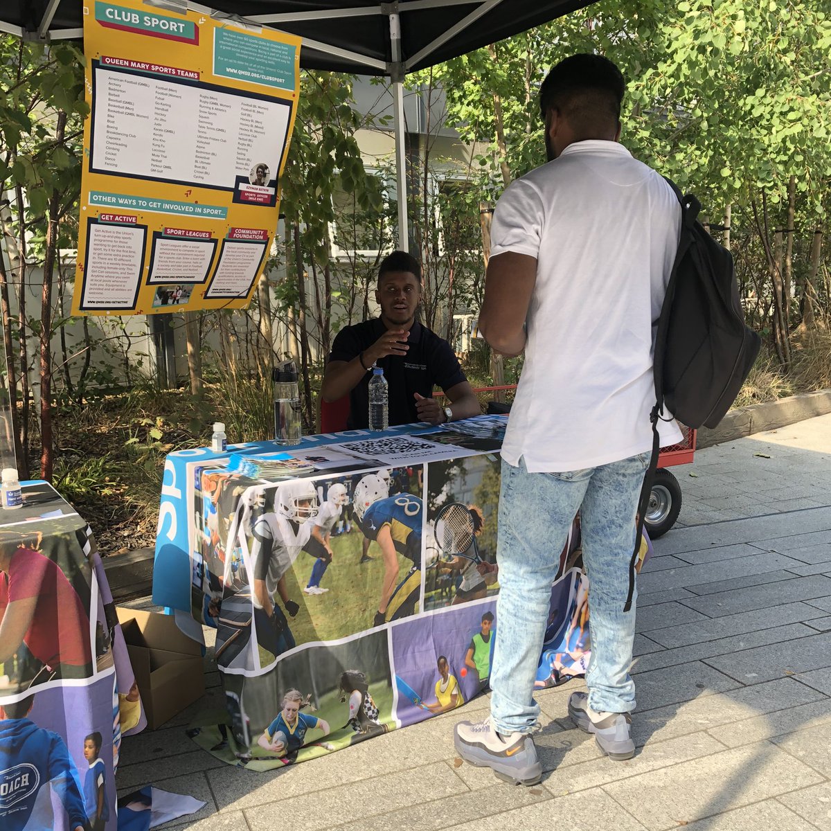 QMSU_Sport's tweet image. It was great to meet some of you at the markets this week! There are loads of opportunities for you whatever your interest, ability level and time commitments! In such a strange year at uni sport is a great way to make great friends, try something new and get physically active!!