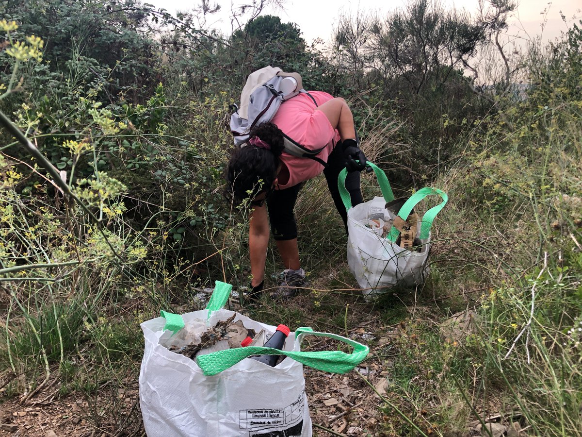 CCIB_Forum's tweet photo. Avui, voluntaris de les empreses que formem part de @bforumdistrict hem participat en la jornada de neteja #LetsCleanUpCat al @parcncollserola i hem pogut ajudar a retirar 287 kg de residus @ccib_forum #SmartCongress https://t.co/kJTb3CjwOf
