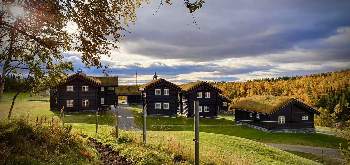 Nydelig høstvær på Orkelbogen i dag.
#Autumn #mountainview #FridayFeeling #Norway #visitnorway #HappyWeekend #norwegianart