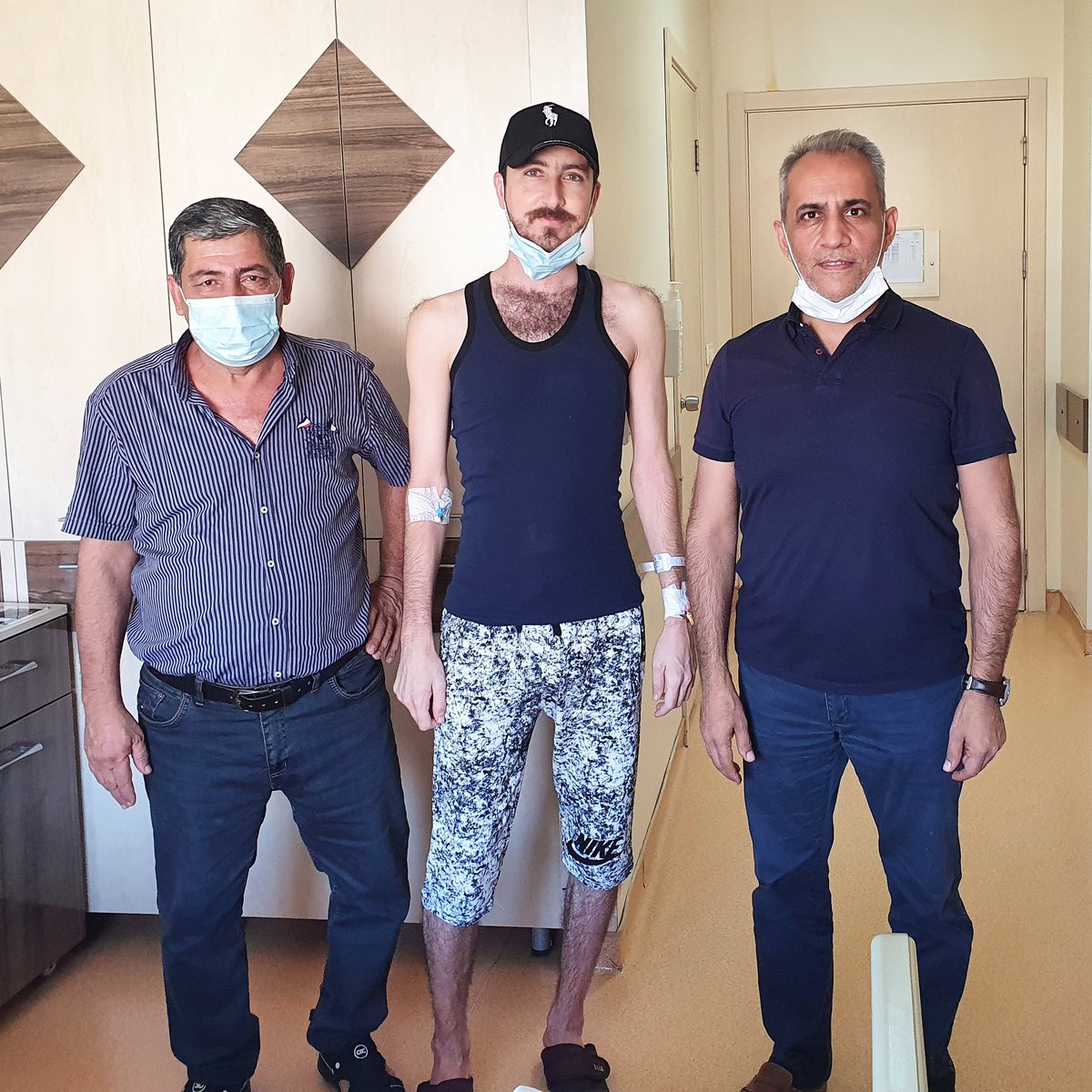 ertanbeyatli's tweet photo. KATAR DOHA'dan gelen hastamız 10 yıl önce ağır eşya kaldırırken göbeğinde ağrı, şişlik, iştahsızlık ve kilo kaybı. kısa müdahale sonrası hasta taburcu edildi https://t.co/HpCkjcGNKf
#ertanbeyatli #göbekağrısı #karınağrısı #umbilikoplasti #umbilikalherni #katar🇧🇭 #doha #irak🇮🇶 https://t.co/slVCkmaH3y