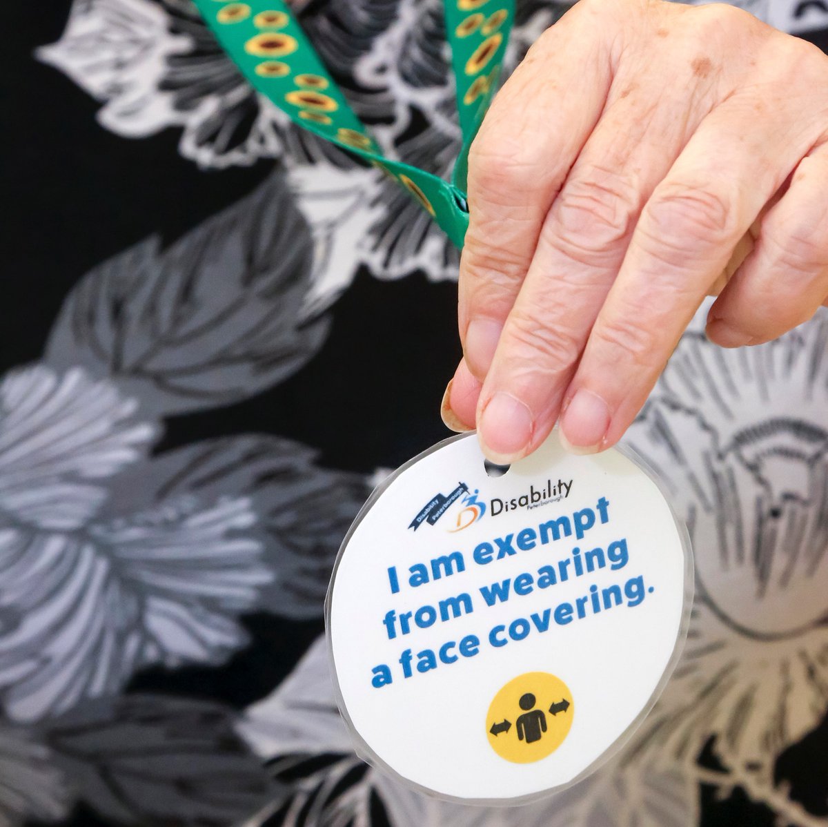 Disability_DP's tweet photo. If you see a member of the public wearing a sunflower lanyard, please understand anyone wearing one may need additional support, time or assistance 🌻 https://t.co/OseIUx8dKP