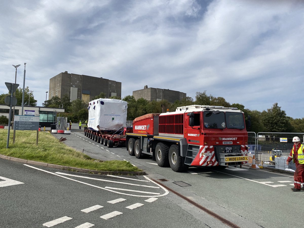 RoryTrappe's tweet image. The new .⁦@nationalgriduk⁩ Transformer has arrived at Trawsfynydd sub station