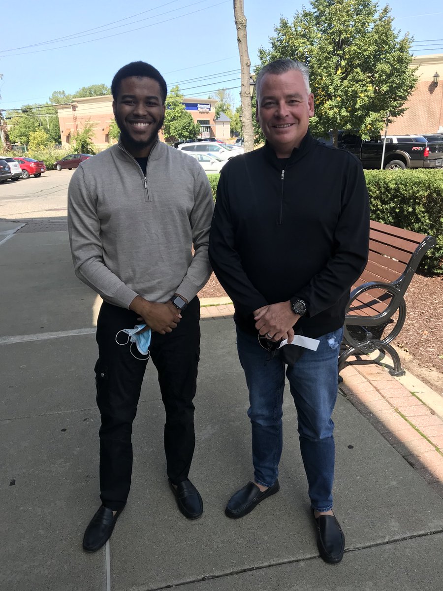 ChiefMolloy's tweet photo. Enjoyed a great lunch Thursday with this young man @Zae924Martin to discuss life, his education, the current challenges we are facing, & his goal of becoming a @novipolice officer! A fine young man I’m proud to call a friend. #TheFuture isBright #GrowingOthers https://t.co/nGLgxIyx0N