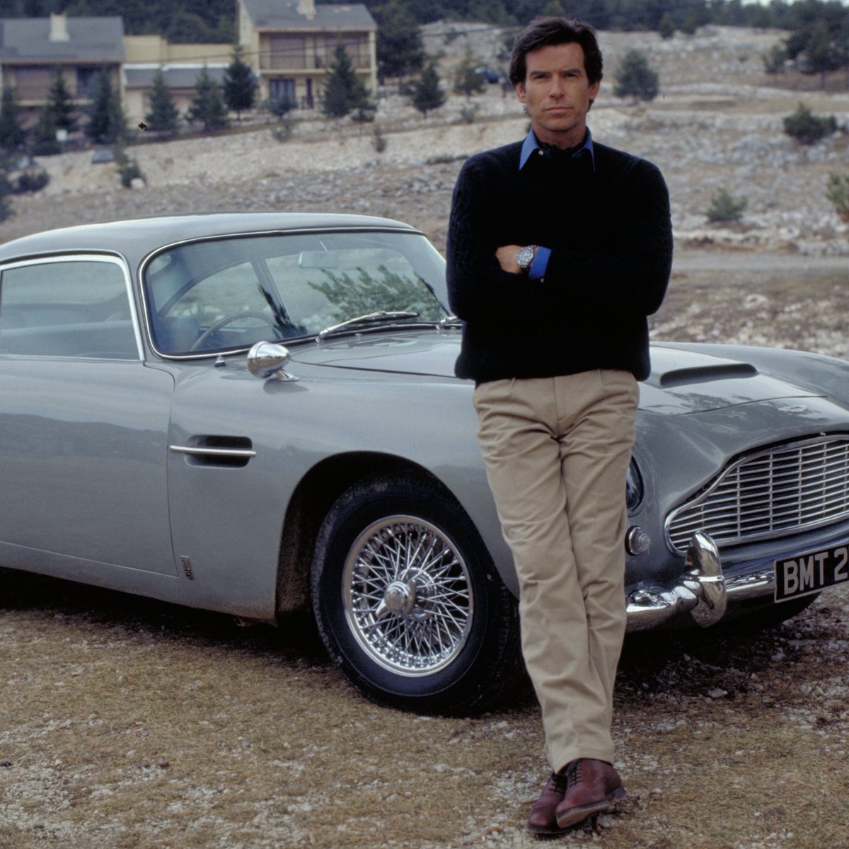 James Bond tweet media