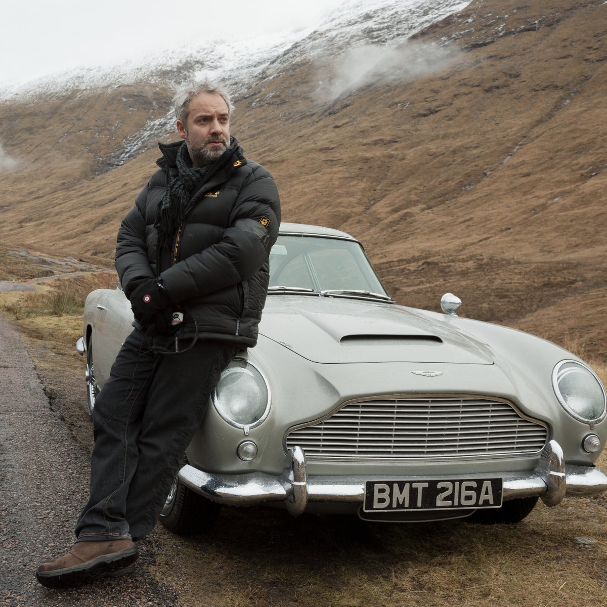 James Bond tweet media