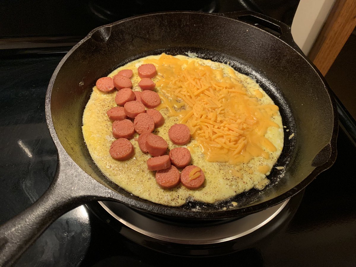 msmith1911's tweet photo. Hotdog and cheese with a slice of grilled homemade bread #breakfast #omelette #egg #leftoversforbreakfast #coffee https://t.co/HAuRcDFH6D