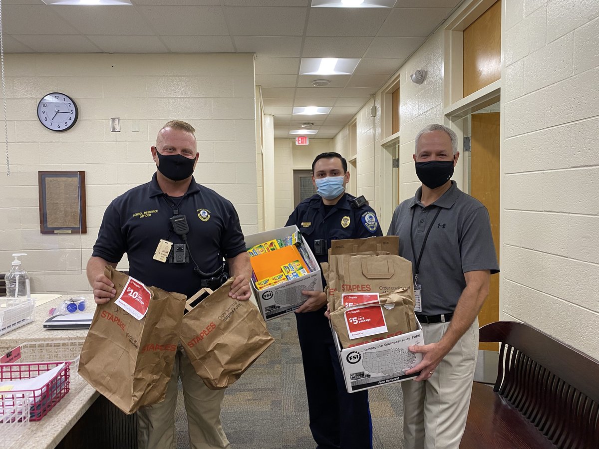 MPPDGregory's tweet image. FTO Tetanich with Team 2 dropped off some school supplies for some very lucky students at Belle Hall Elementary today. #MPPD #chs #BHE