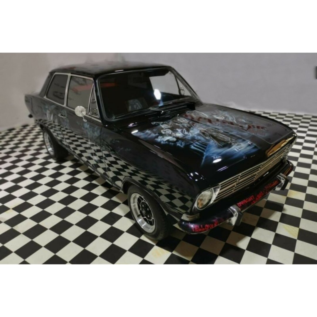 AuctimNL's tweet photo. Heb je het bijzondere design van deze Opel Kadett al gezien? Deze Opel is in 1971 gebouwd als Sin City-voertuig met speciale airbrush. Een absolute blikvanger in een bijzonder design, gemaakt door een kunstenaar! 

https://t.co/XNu5Jy9c1x

#onlineveiling #opel #opelkadett #design https://t.co/k7ttOF7Fl0