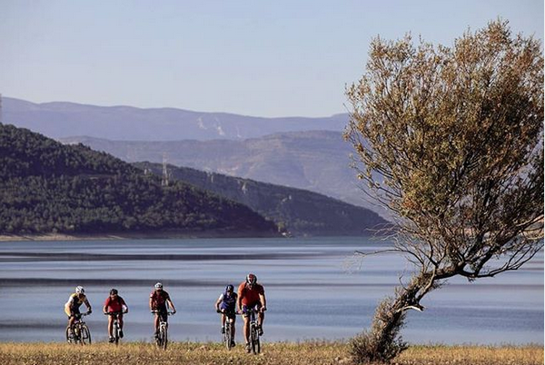 lapobladesegur's tweet photo. 🚴‍♀️ Amb motiu de la setmana de la #mobilitat2020 us animem a moure-us per la Pobla amb bicicleta, un transport respectuós amb el medi ambient i també amb la butxaca! Us deixem un recull de biciconsells perquè us animeu a anar sobre rodes! https://t.co/hPNN7sXGyH @TurismeJussa https://t.co/Gpbr0WAdU1
