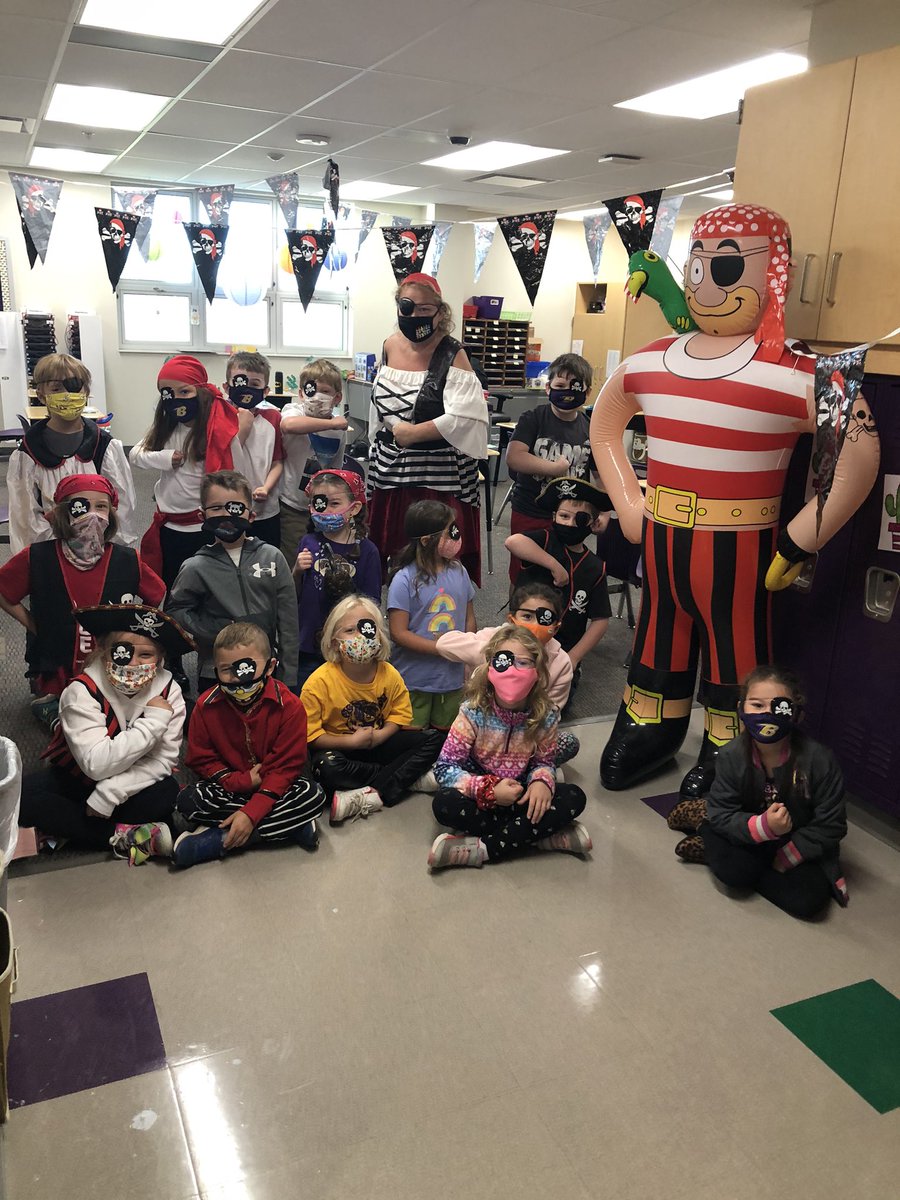 amyboyer73's tweet photo. Happy Talk Like a Pirate Day in First Grade! https://t.co/ZmrMxn3Blq