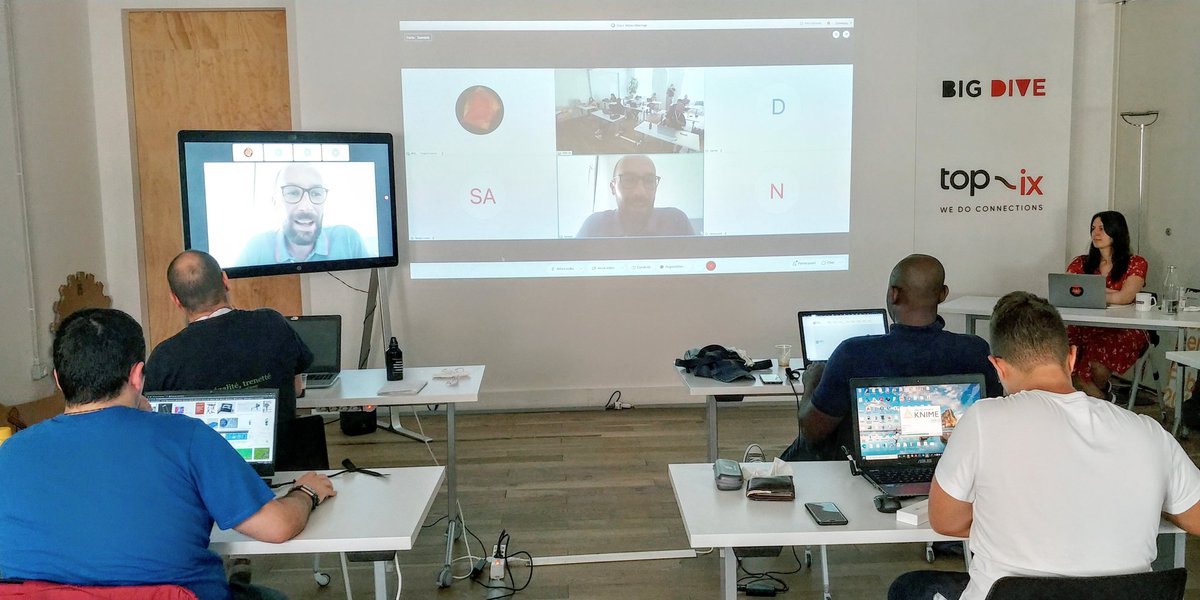 bigdive_eu's tweet photo. Live connection with Daniele Tonini, partner at @TargetResearch. Lecture topics: #timeseries with @knime #BIGDIVE2020 #module01 https://t.co/QWBtuJtxA2