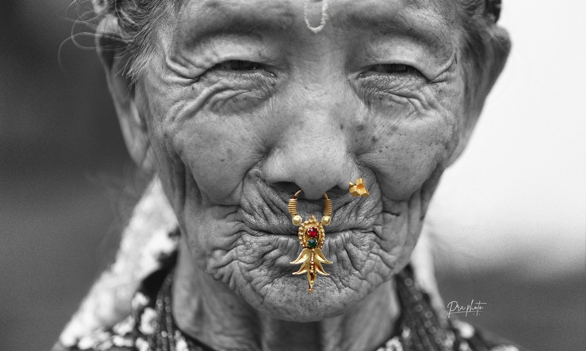 'Golden pout'
Portrait of an elderly women with a traditional jewelled nose-ring.
#wrinkle #pout #smile #oldwomen #praphoto #nepalportraits #nepalphotoproject #blackandwhite #nepalsmile #dreamersproject #travelnepal #discovernepal #artphoto #nepaltourism https://t.co/HOhO49C81u