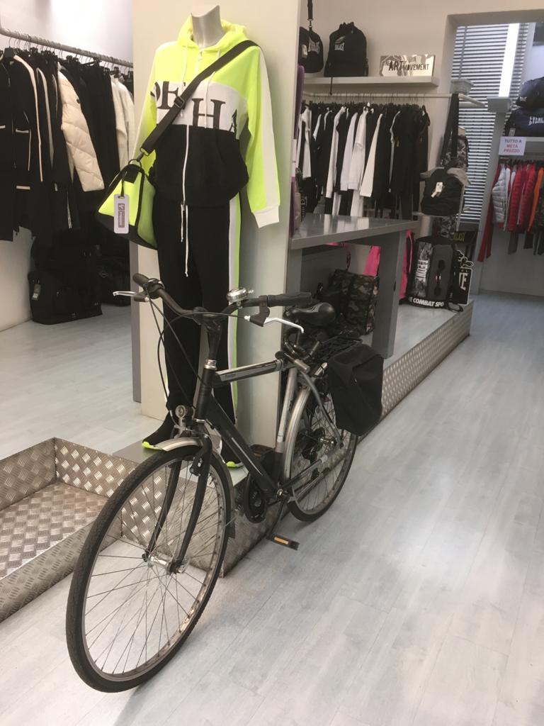 bresciamobilita's tweet image. 🚲 I negozi del #ConsorzioBresciaCentro sono già entrati nel mood del #VirtualBresciaBikeFestival2020! 

Un grande grazie a tutti gli aderenti al nostro #bikenetwork!

👉 Consulta il nostro sito per tutte le info: bit.ly/2FFtZvH