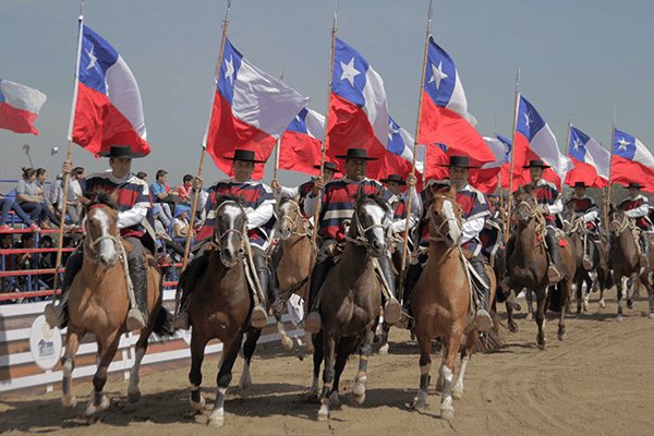 🔴PATRIOTAS, Felices #FiestasPatrias2020 

🔴Por mantener un Chile libre y Democrático 

#RechazoConCueca 
#RechazoGanaSiVotamos 
#suspendanelplebiscito 

🔴Salud patriotas, VIVA CHILE ❗️ 🇨🇱🇨🇱🍷