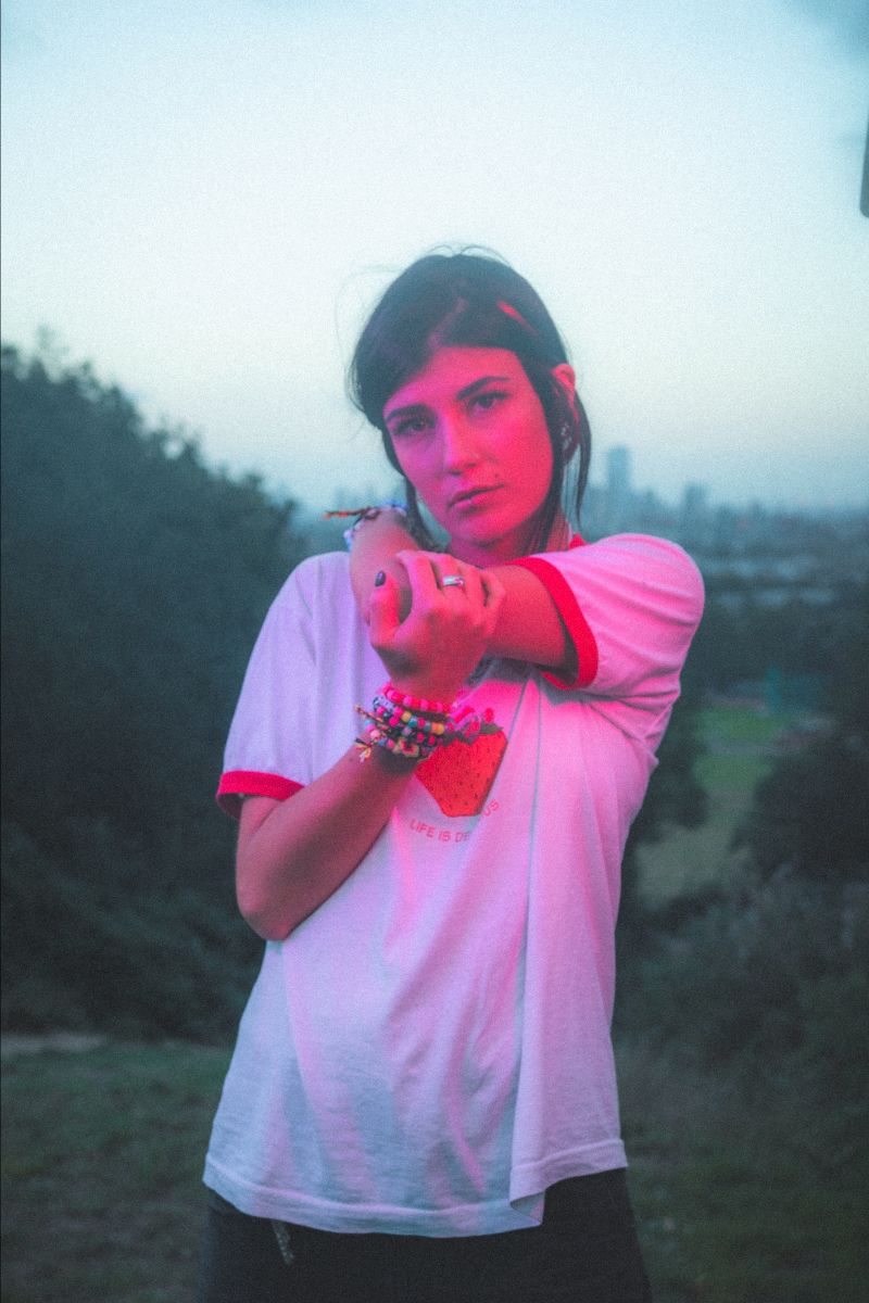 Creative, original, colourful and completely captivating.
<a href="/dontworrybeviji/">viji</a> signs to <a href="/DirtyHit/">Dirty Hit</a> 
Shares Debut Single “Cherry” – Watch Here
melographic.net/viji