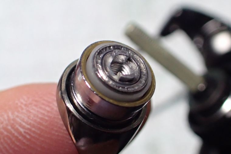 シマノ 20 ヴァンフォード ベアリング追加改造 次はラインローラー