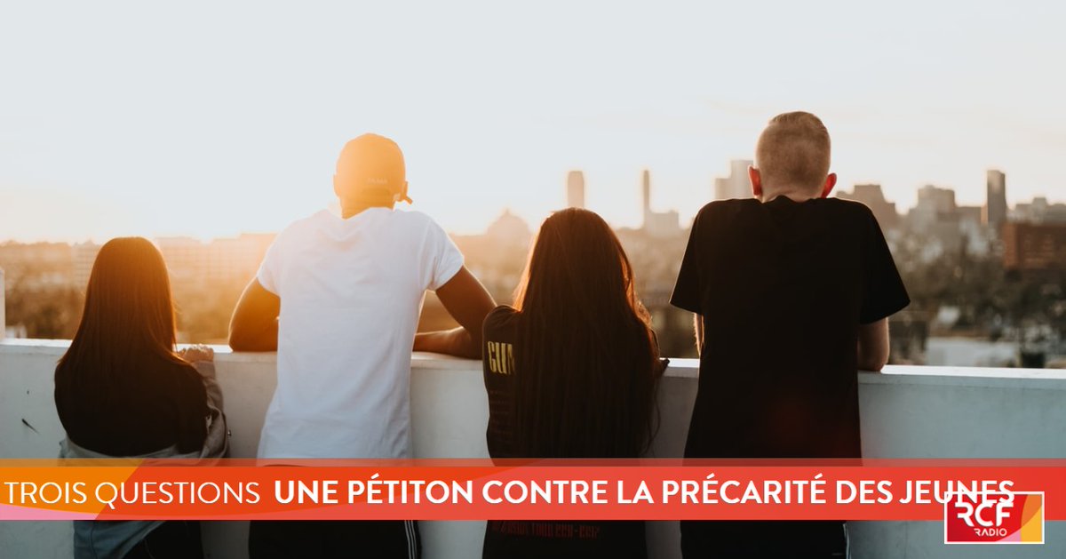 RCFIsere's tweet photo. [PODCAST] 🎙️
"Toute la jeunesse est précaire : un seul pépin et les jeunes basculent dans la grande précarité.' 
@GPrecarite présentait sa pétition et sa proposition de plan local contre la #pauvreté des jeunes dans #LaMatinaleRCF

A réécouter ici ! 🔽
https://t.co/nZNfTy07u9 https://t.co/WLYHhBhoOS