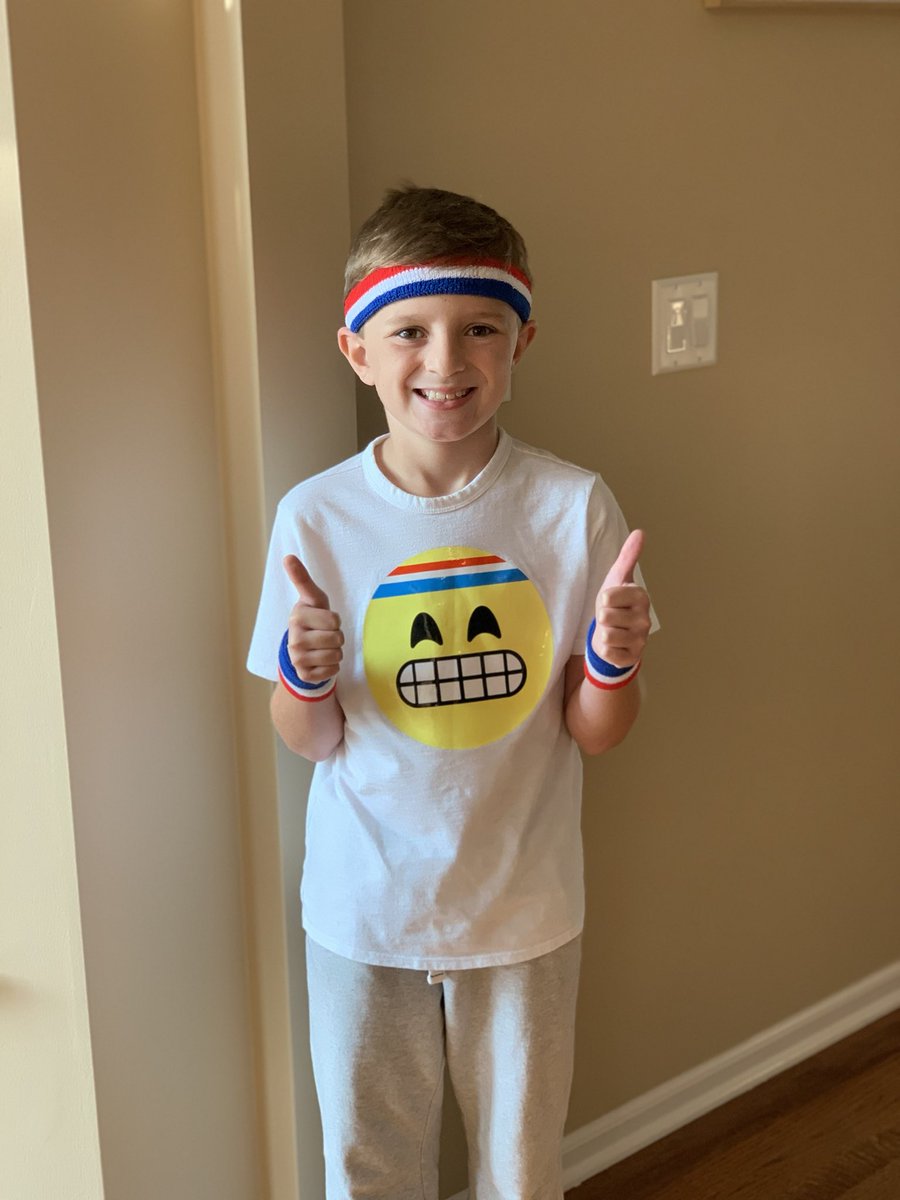 gksan7's tweet photo. Workout Friday - Spirit Week ⁦@PioneerPath⁩ ⁦@ChannahonPride⁩ 💪🏻⛹🏻‍♂️#csd17learns https://t.co/0oINOZXqgw