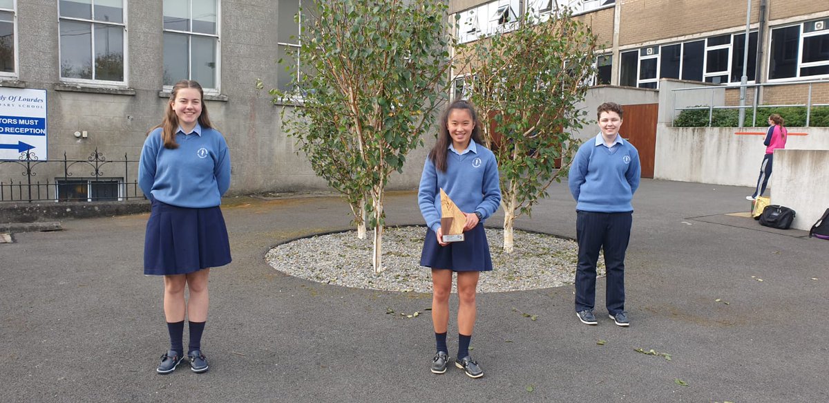 ololty20's tweet photo. Congrats to Anna, Min &amp; Jessica TY 19/20 On receiving their @WexfordSEP award for best senior report under the guidance of Ms Langton. Their reusable mugs were a great hit last yr. Ms. Kennington getting in on the act there but no pressure for 20/21! #OLOLTY https://t.co/URfAkGB74y